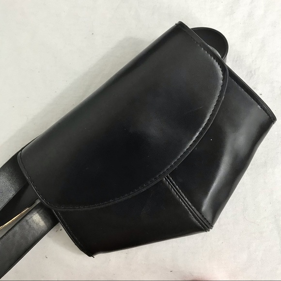 2/$15 WAIST BAGS! - Picture 6 of 7